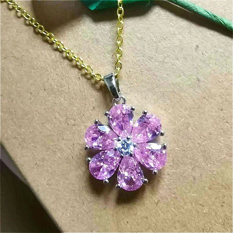 

Hot-Selling Six-Petal Flower Gem Pendant Necklace, Exquisite Zircon Light Luxury Socialite-Style Jewelry for Women Daily & Party