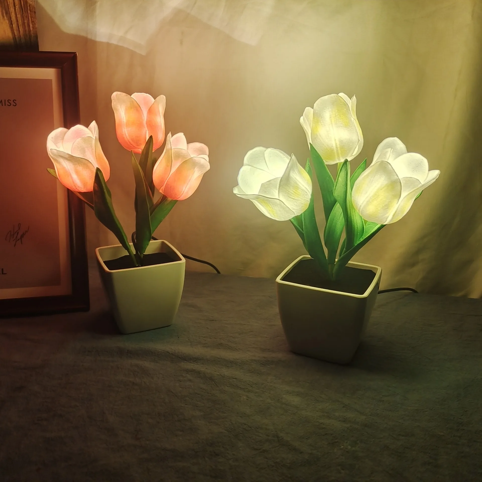 Artificial Flowers LED Night Light Interior Decoration Bouquet Lamp Simulation Tulip Table Lamp Bedside Atmosphere Light as Gift