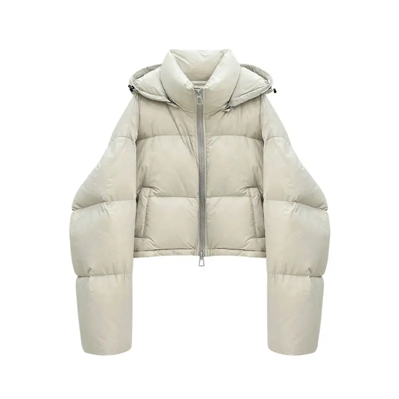 

Женская короткая зимняя куртка на белом утином пуху, с капюшоном и карманами на молнии