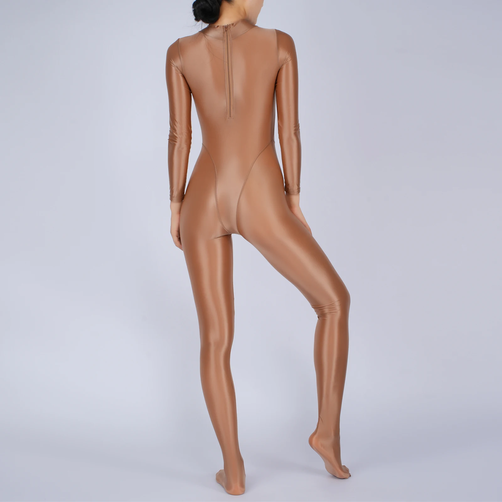 بدلة نسائية مثيرة لامعة لكامل الجسم برقبة وهمية وأكمام طويلة بدلة ضيقة للتمرين في صالة الألعاب الرياضية واللياقة البدنية واليوجا ملابس النادي ملابس النوم