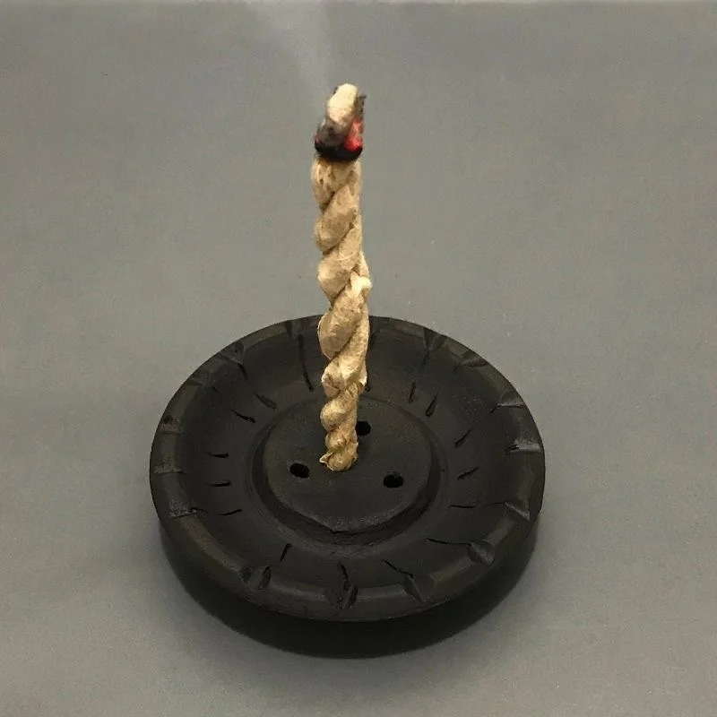 مجموعة حامل البخور والحبل الأبيض المريمية البخور النيبالية التقليدية لحفل التأمل العلاجي