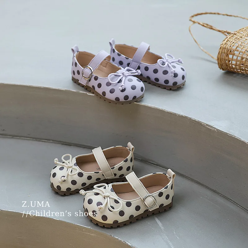 

Модные туфли принцессы в горошек для девочек, осень 2023, новинка, детская кожаная обувь с бантом, простая универсальная повседневная обувь на плоской подошве для девочек