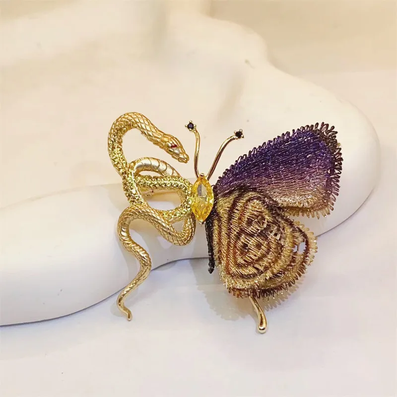 Exotic Snake and Butterfly Hand-Embroidered Brooch High-End Elegant Versatile High-Grade Corsage Design Sense Pin Accessories