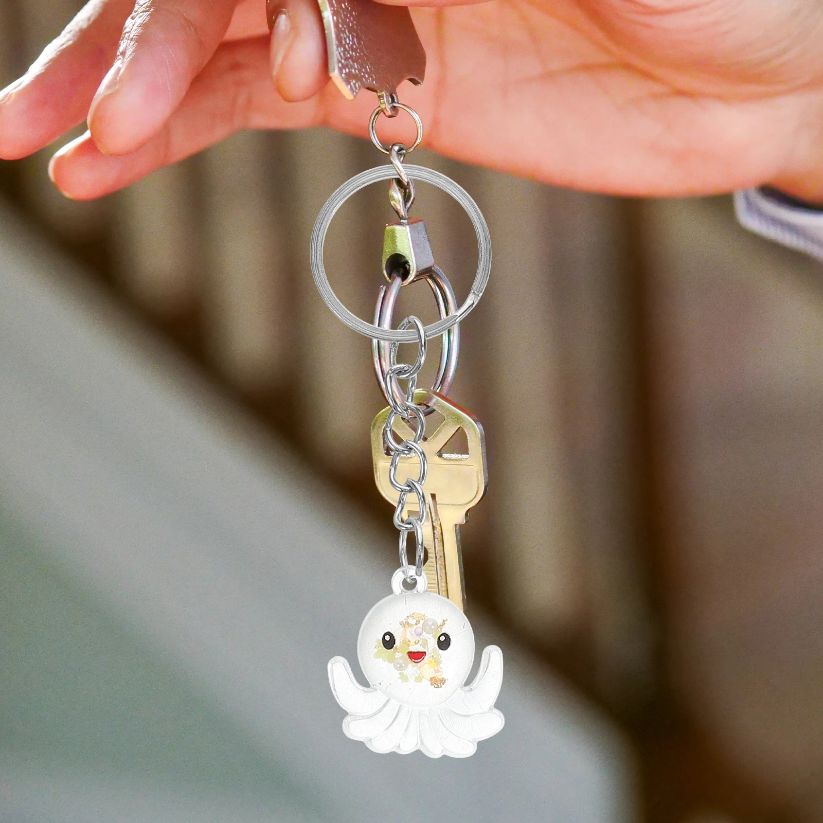 

5pcs Cute Pendant Keychain Cute Cartoon Resin Charms Glow in Dark Christmas Purse Charm Mini Backpack Keychain