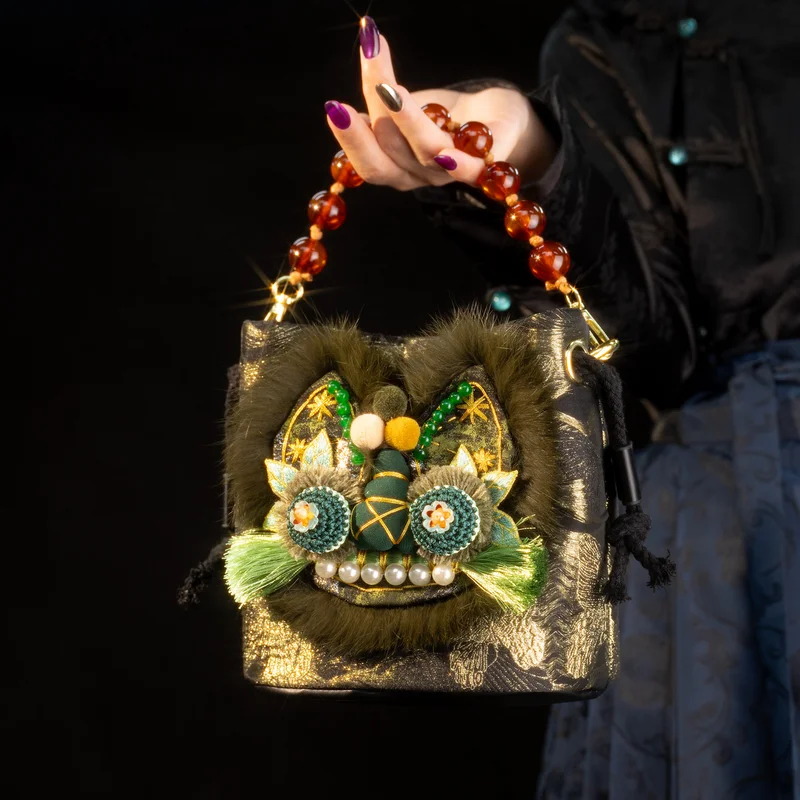 Retro Chinese Style Exquisite Hanfu Handbag Embroidery Tassel Beauty Tiger Head Pearl Butterfly Elegance Women Shoulder Bag