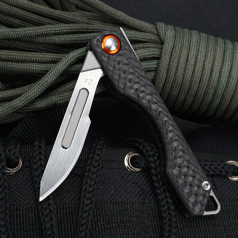 Cuchillo plegable con 10 cuchillas de piezas para hombre, multiherramienta de supervivencia EDC, mango de fibra de carbono, llavero de bolsillo, regalo con caja