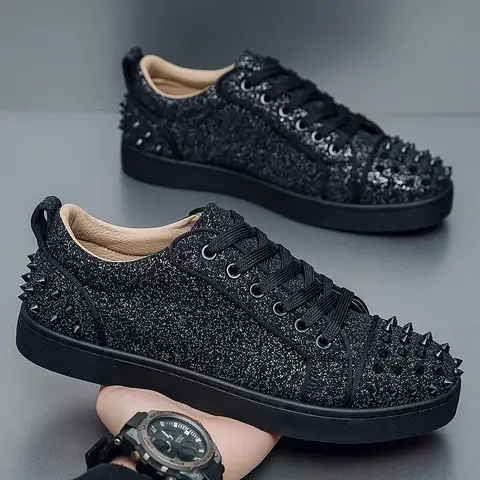 Designer Glitter Street Dance Shoes for Man Luxury Rivets Skateboard Flats Caual Sneakers for Man