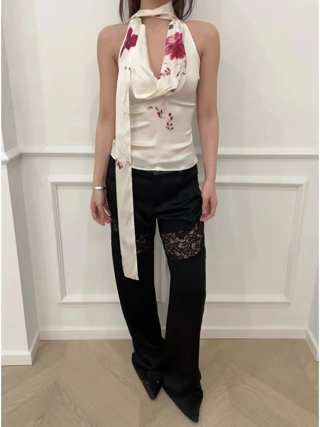 Romantic Floral Print Crop Top Strap Vest Slim Fit Hanging Neck Bell Sleeve Sexy Girl Summer Holiday Style Satin Fabric Polye...