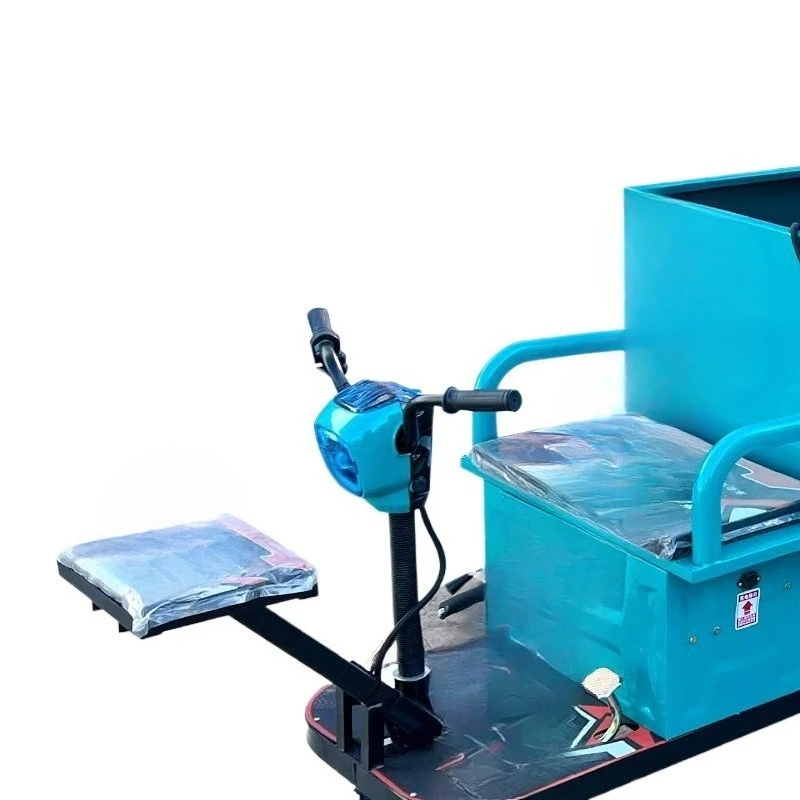 Farm automatic feeding truck Fully automatic feed three-wheel feeding truck