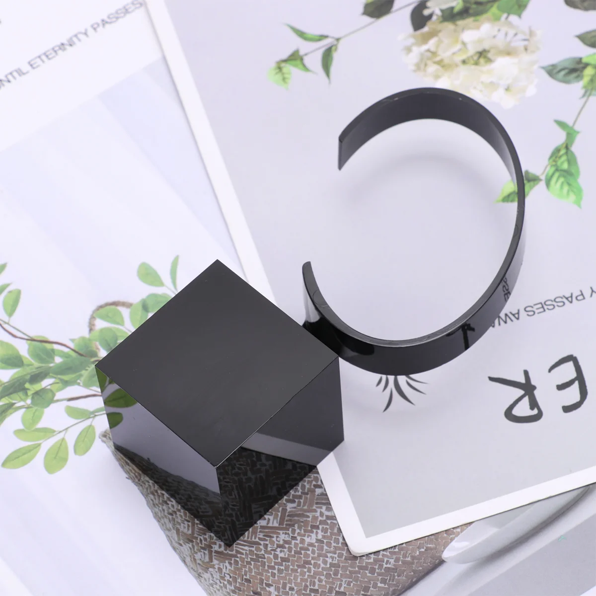 1pc Watch Display Rack Jewelry Display Prop Acrylic Wrist Watch Stand Holder (Black) Watch Rack Bangle Holder