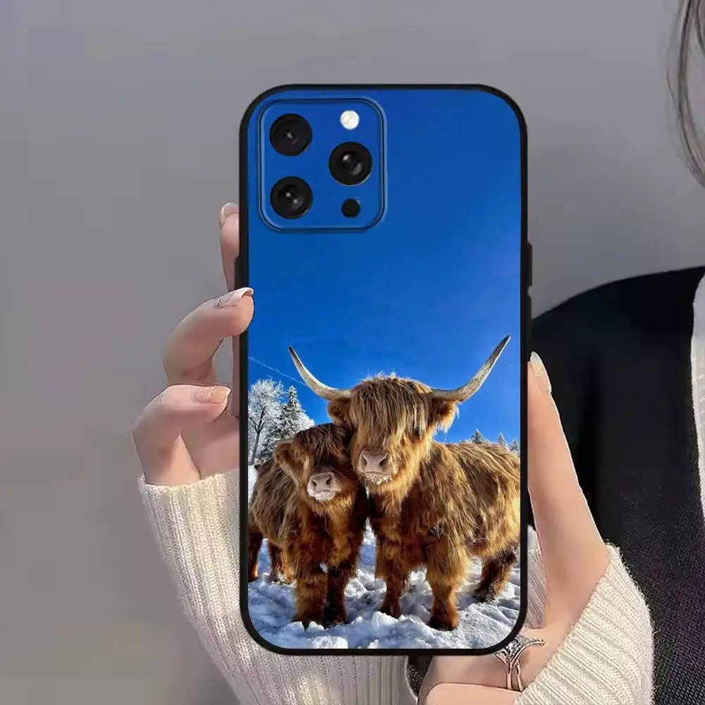 C-Cow FurryS H-HighlandS Funda de teléfono para iPhone 11,12,15,16,17,13,14,Pro,Max,Plus,E,Mini,Air,SE4 Caja blanda negra