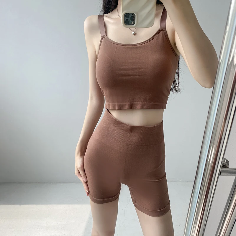 Skin-friendly Seamless Yoga Set with Chest Pad Comfortable Sports Style Vest-shaped Briefs Integrated Pure Color Beautiful Back