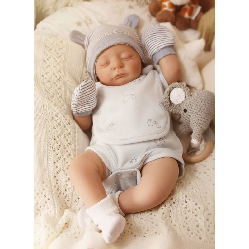 ตุ๊กตาเด็กเกิดใหม่ขนาด 17 นิ้ว รุ่นไค ขนาดทารกแรกเกิด ตัวทำจากผ้าเนื้อนุ่ม ตุ๊กตาเด็กนอนหลับ คุณภาพสูง งานแฮนด์เมด ตุ๊กตาศิลปะ โบเนกัส เบเบ้