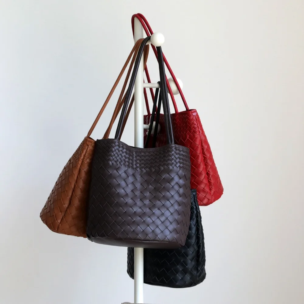 

Niche High-end Sense Casual Commuting Woven Sheepskin Bucket Bag Multi-compartment Large-capacity Versatile Shoulder Bag