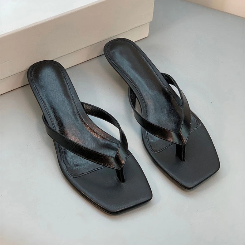 

2026 New Women Leather Heeled Flip Flops Square Toe Kitten Heel Sandals Summer Casual Evening Party Dressy Slip on Shoes