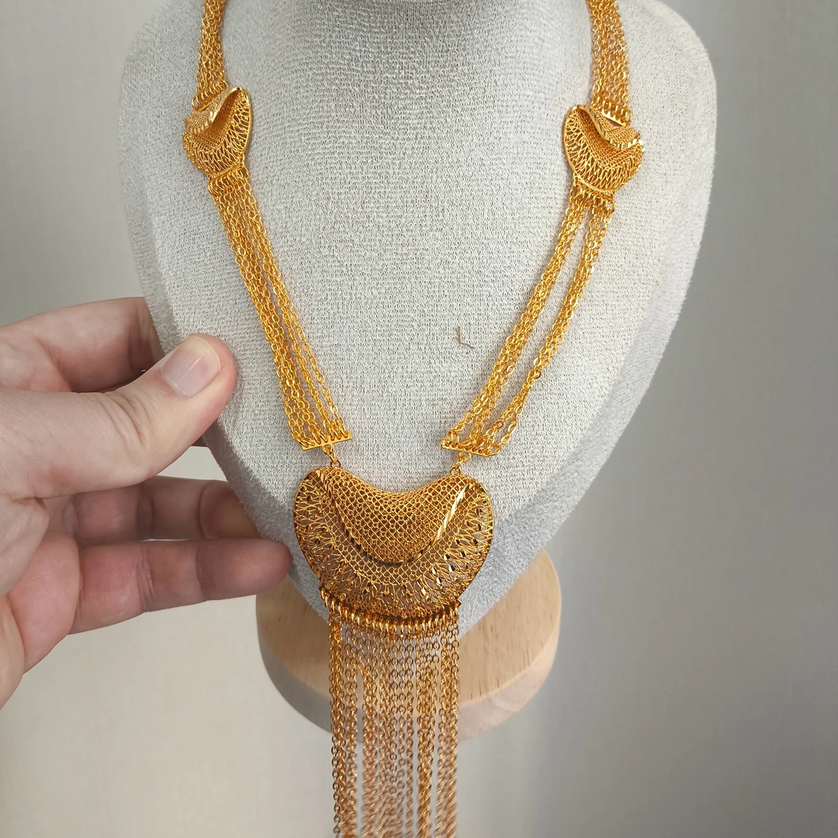 

Fashion European Dubai 24K Gold Plated Customized Necklace Earrings for Couples' Wedding Party Jewelry Set DD10885