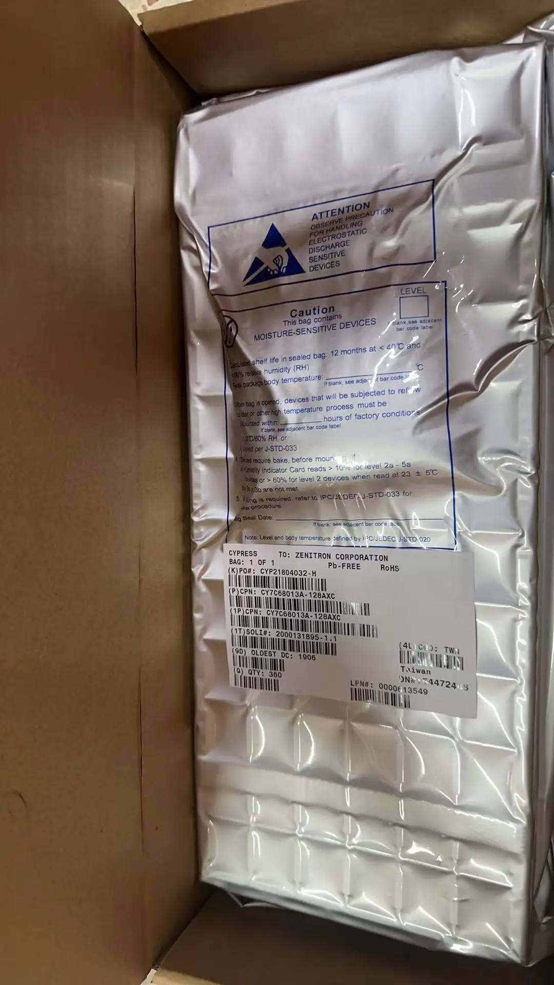 CY7C68013A-128AXC CY7C68013A-128AX qfp128、高品質の製品、100% 新品