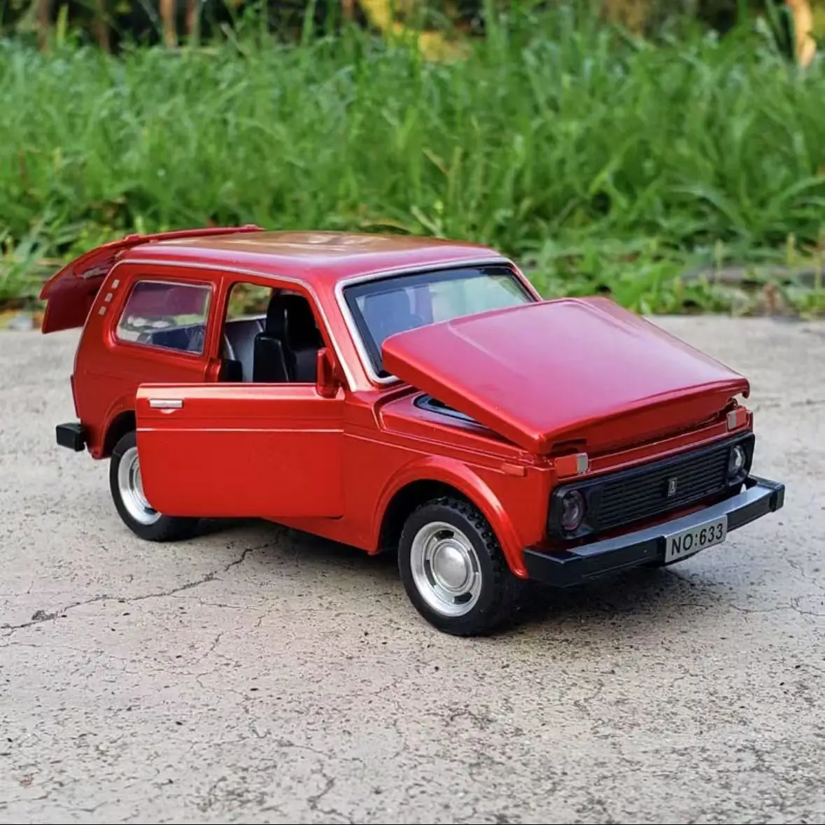 

1:32 Lada Jeep Vintage Car Model Alloy Car Diecast Model Sound And Light Pull Back Toys Collection Children Birthday Toy Gift