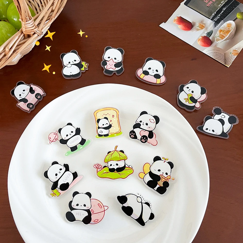 New Giant Panda Brooch Cute Cartoon Panda Brooch Acrylic Badge Small Gift Commemorative Badge