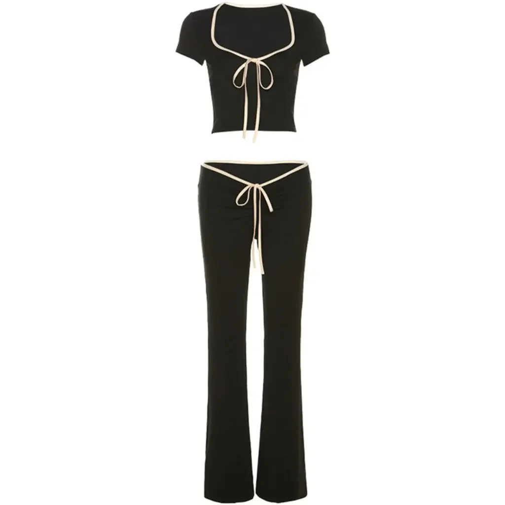 ชุดแฟชั่นฤดูร้อนสำหรับผู้หญิง สไตล์ยุโรปและอเมริกา เสื้อยืดแขนสั้นคอเหลี่ยม พร้อมกางเกงขาสั้นเอวต่ำทรงเข้ารูป