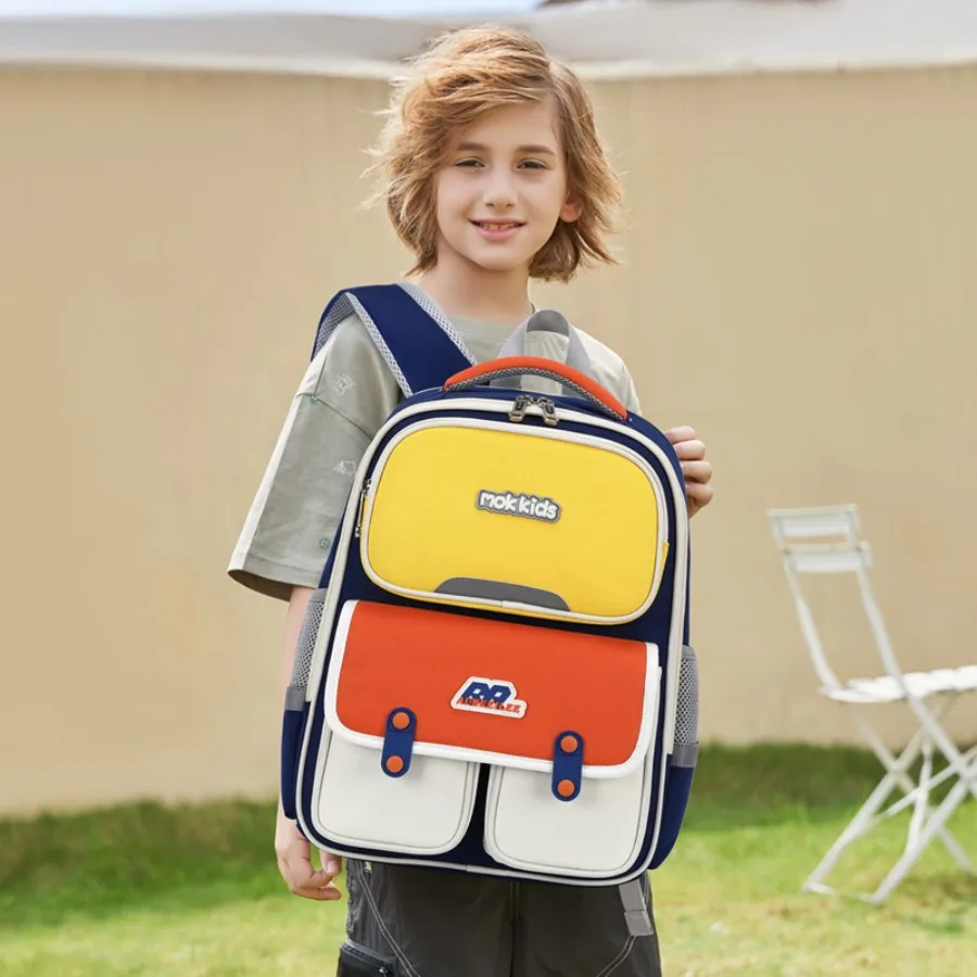 

【Spot goods】's schoolbags for men and girls to protect the spine and reduce the burden for primary school students from third t