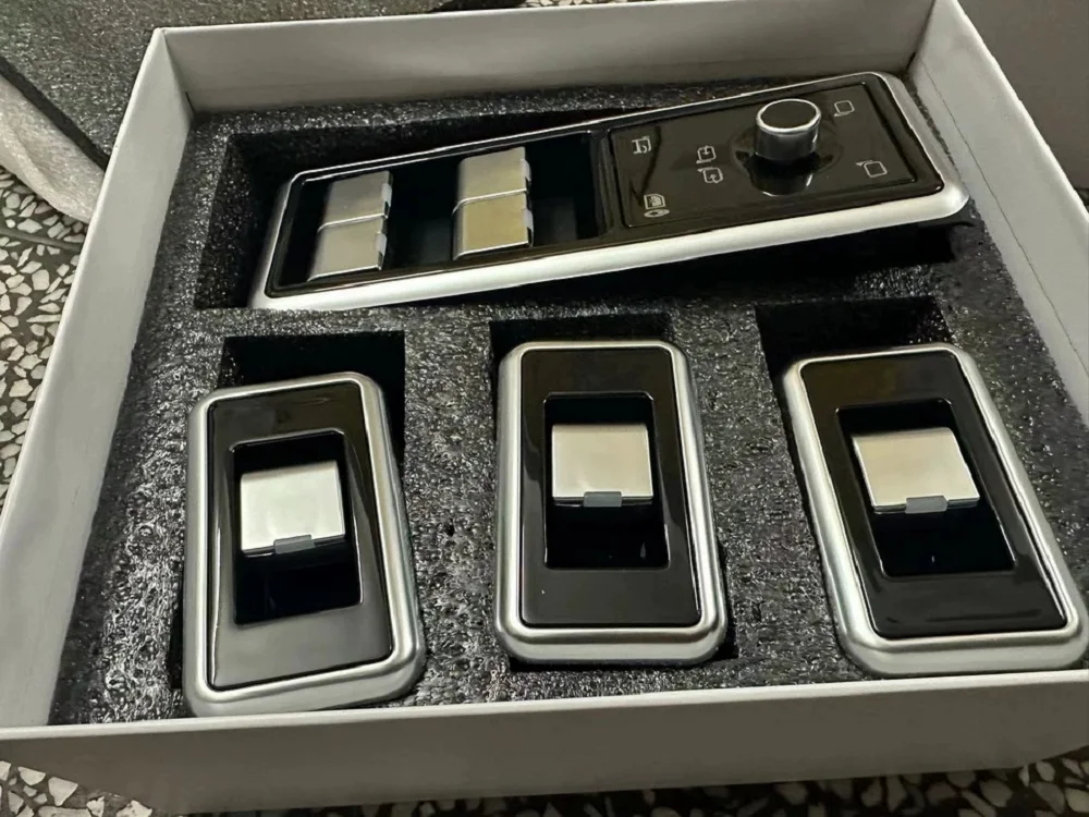 

Car Door Armrest Window Lifter Buttons For Land Rover Range Rover Vogue L405 2013-2017Sport L494 2013-2017 Discovery 5 2017 2018