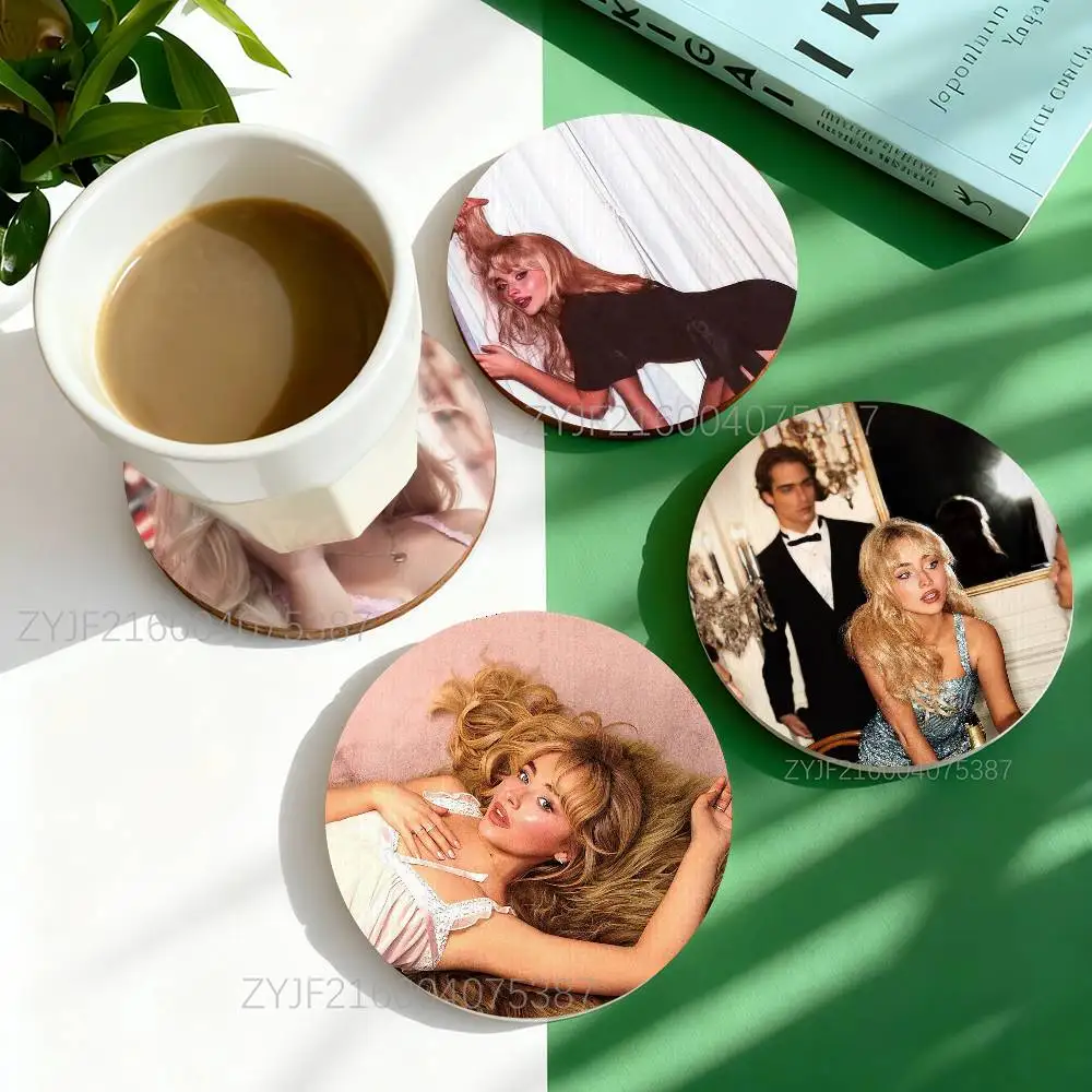 

S-Sabrina Carpenter Mans Best Friend Pattern Art Coasters Round Wooden Heat Resistant Non-Slip Home Decor Gift Multifunctional