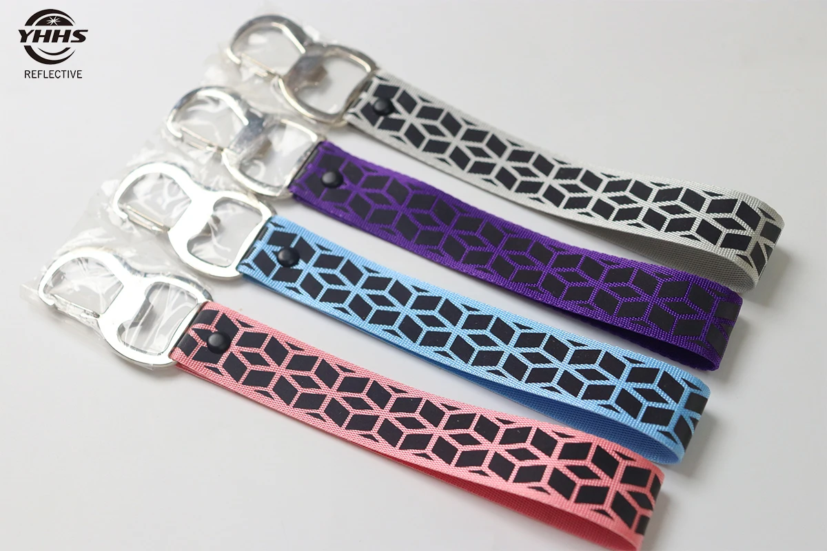 High Visibility Keychains Black Multifunctional 100% Nylon Rainbow Reflective Beer Buckle for Travel Safety Practical Pendant