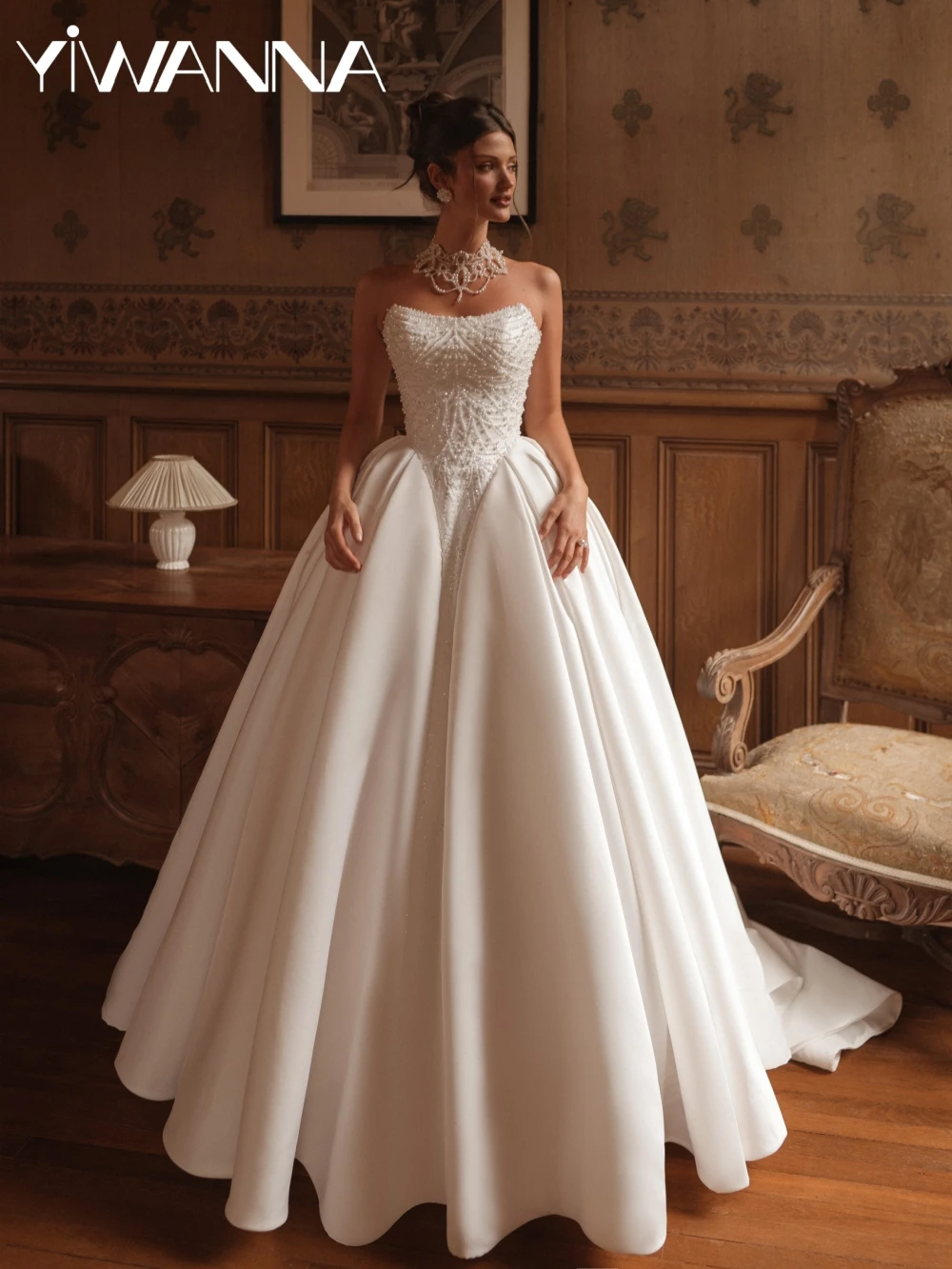 

Sparkly Beaded Pearls A-line Satin Long Wedding Dress Graceful Strapless Bridal Gown Customized Sleeveless Dresses For Bride