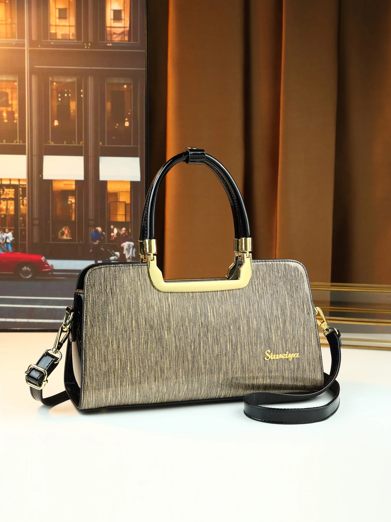 High Texture Vintage Gilt Gold Top Handle Bag for Middle-Aged Women, Large Capacity Versatile Travel Shoulder Boston Bag