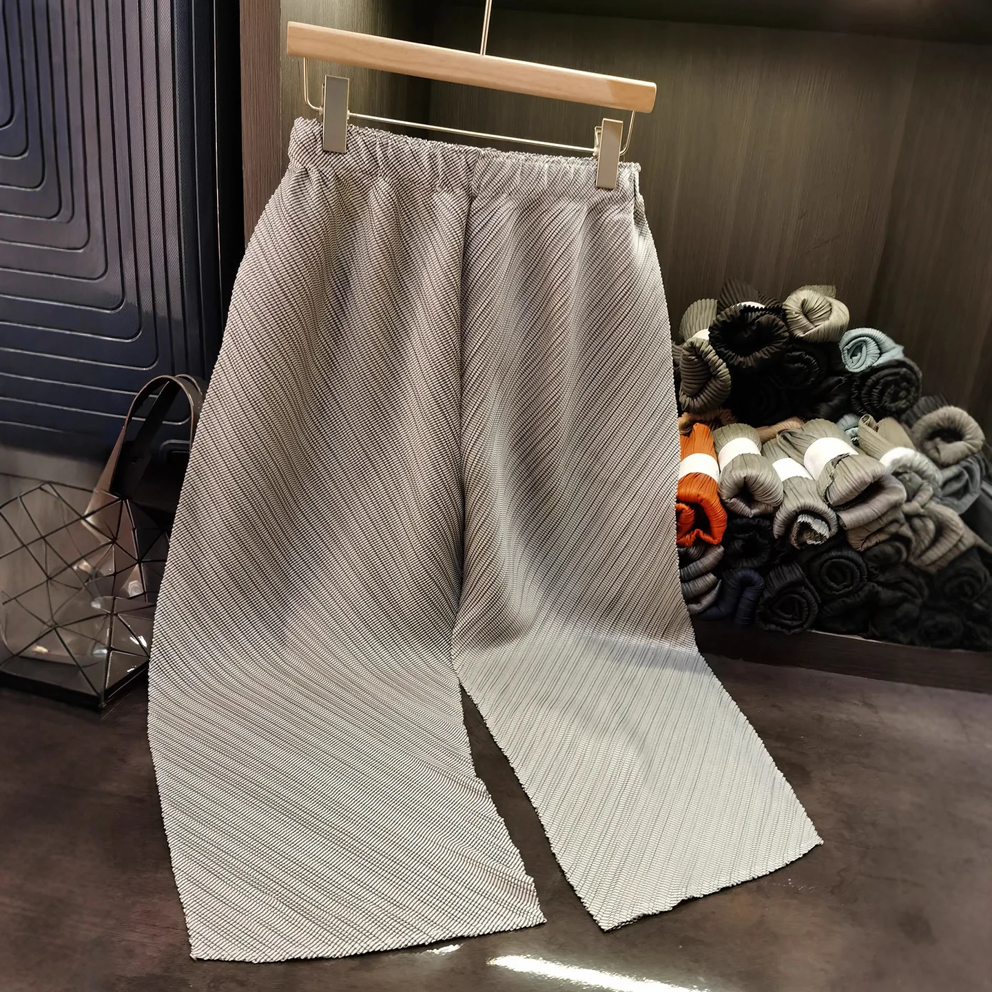 Miyake Summer New Japanese High-waisted Wide-leg Pants Female Pleated Design Sense of Hundred Solid Color Casual Pants Female