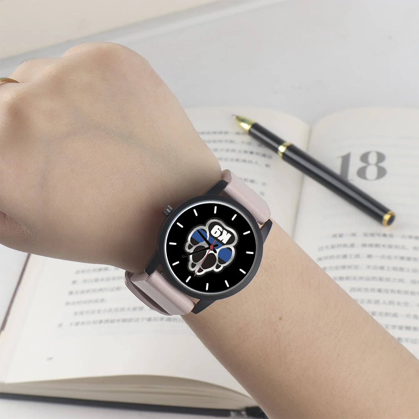 New Customize Police Dogs Footprints Design Quartz Wrist Watch Women's 3Hands K9 Gifts Souvenir Festival