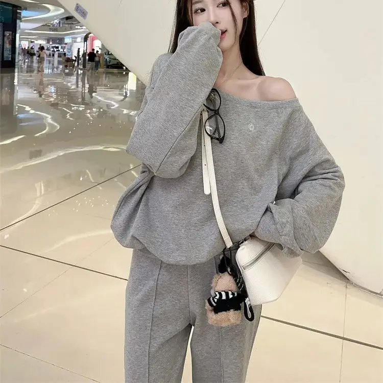 2024 new Korean style suit off-shoulder shoulder loose pullover sweater long sleeve lazy and relaxed top