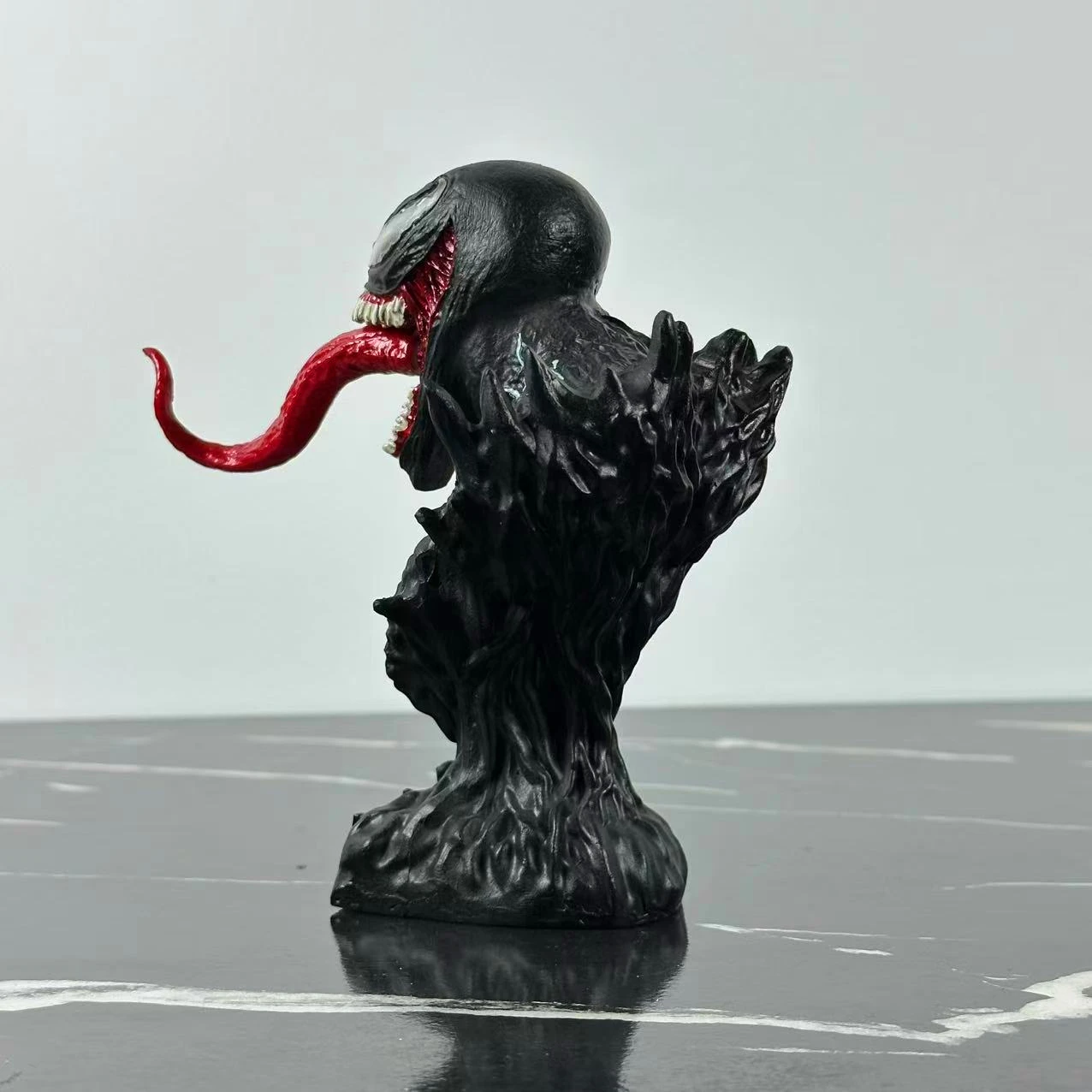 14cm material de resina cabeça de veneno estátua desktop computador caso modelo carro brinquedo figura itens colecionáveis frete grátis