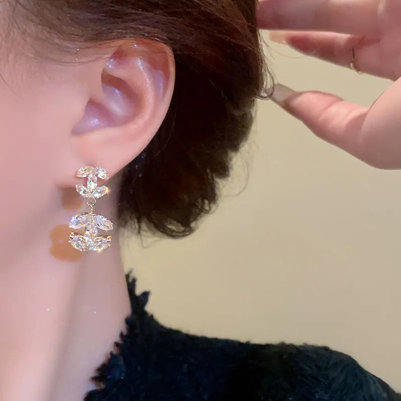 Ins Fashion Advanced Sense Shiny Letter Zircon Stud Earrings for Women Accessories Jewelry Gifts for Girls