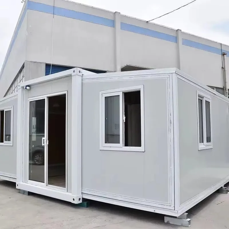 Prefabricated Sandwich Panel Container House with Expandable Mobile Home 20ft 40ft 3 Bedrooms Energy Saving