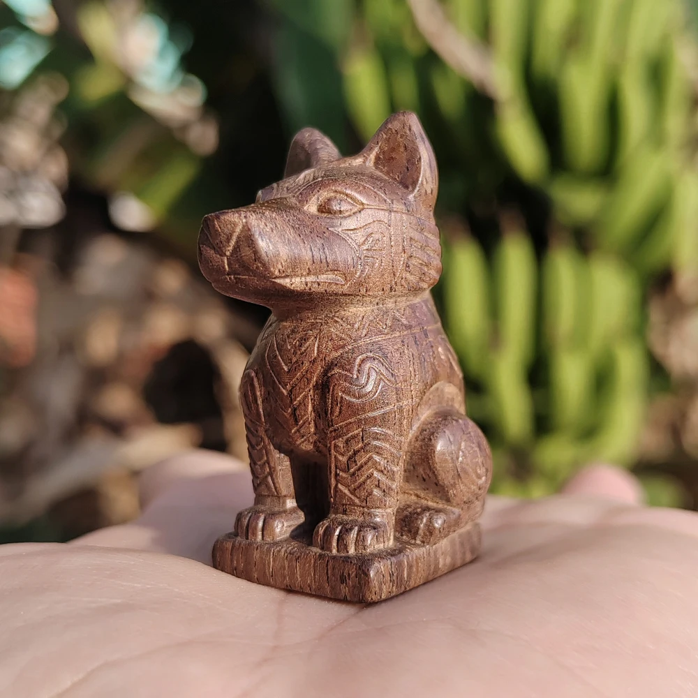 1.8 Inch Hand-Carved Wooden Wolf Totem Ornament, Ethnic Style, Traditional Style, Suitable for Holiday Decorations, Tabletop Decorations, Home Decor, Bedroom, Housewarming Gifts, New Year Gifts, Centerpiece Decoration