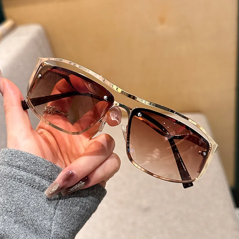 Popular y2k Vintage Irregular Square Sunglasses Women For Men Luxury Brand Designer Sun Glasses Punk Metal Hollow Bend Shades UV