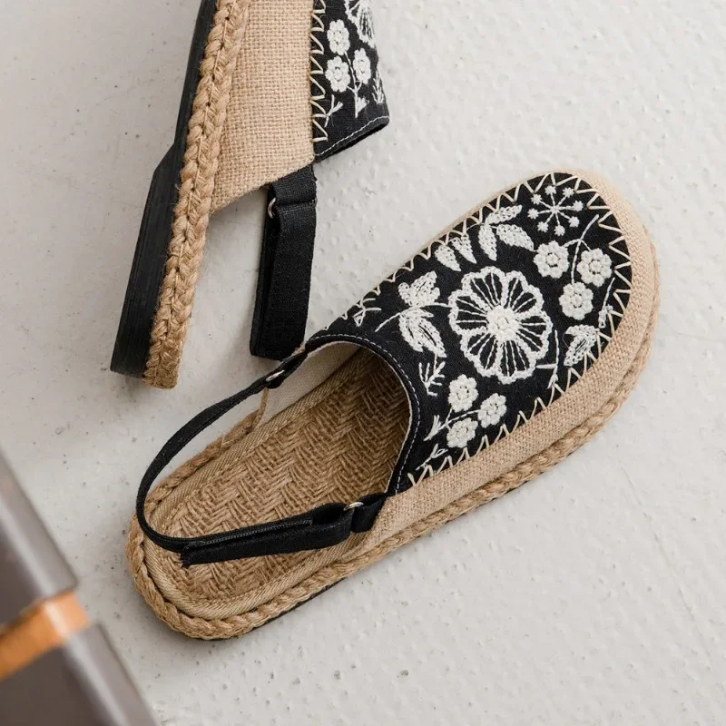 China-Chic Fashion Women's Barefoot Shoes Monochrome Embroidered Flowers Summer Beach Sandals Wide Head Ethnic Linen Flat Shoes
