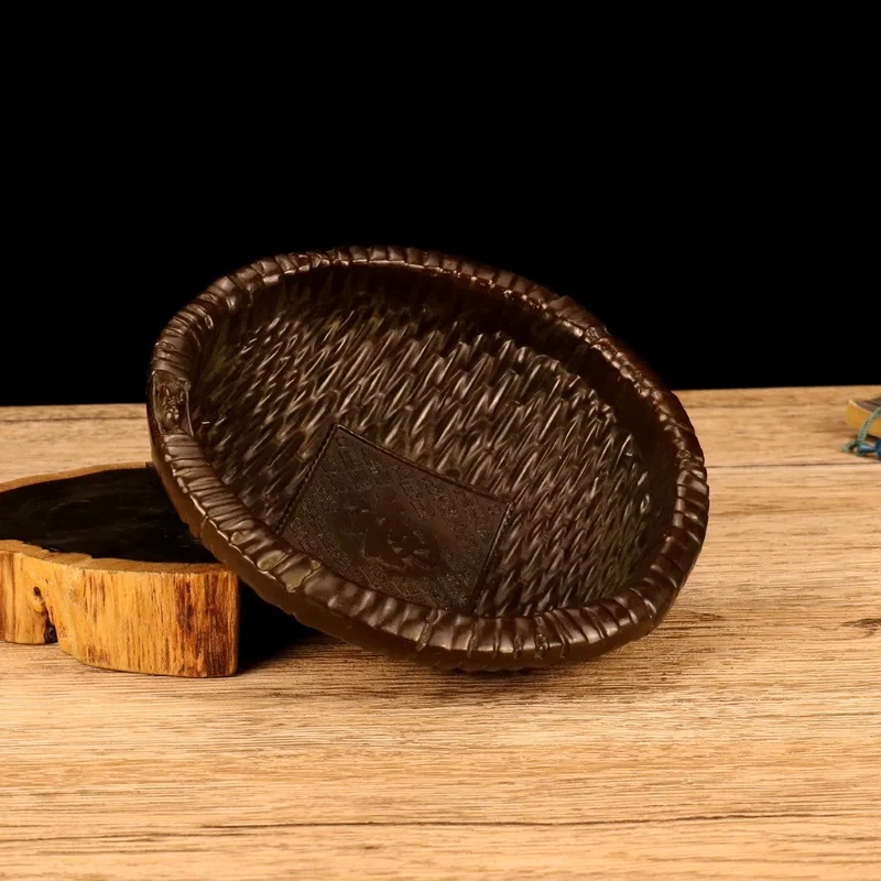 Alloy dustpan decoration, antique-style imitation bronze dustpan with the character 