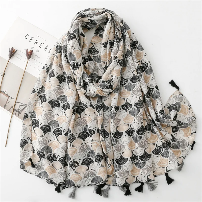 Winter Fashion Petal Floral Gold Glitter Tassel Viscose Shawl Scarf Lady High Quality Wrap Pashmina Stole Bufandas Muslim Hijab