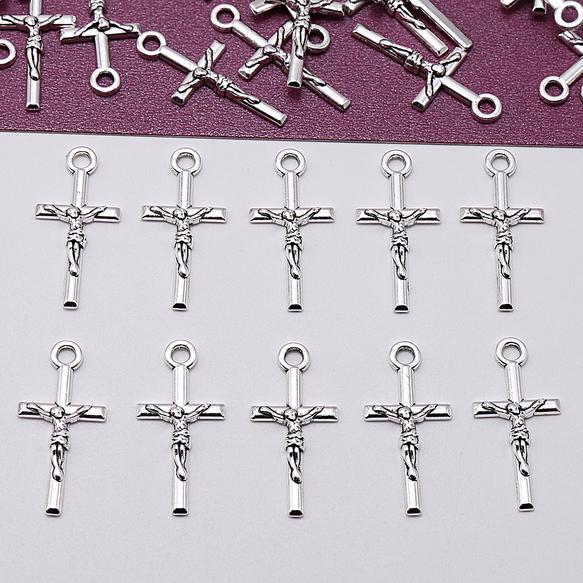 40-teiliges Set Jesus-Kreuz-Anhänger zum Selbermachen, mit Porträt-Relief-Kreuz-Design, geeignet für DIY-Armbänder, Halsketten, Ohrringe und hängende Ornamente, handgefertigte Perlen-Dekorationszubehörteile – Detail 4