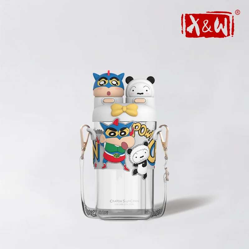 X&W 700 ml Crayon Shin Chan Doppeldeckel-Strohhalmbecher Tritan + PP-Becher mit Hülse und Trageseil, Wasserflasche, exquisite Weihnachtsgeschenke