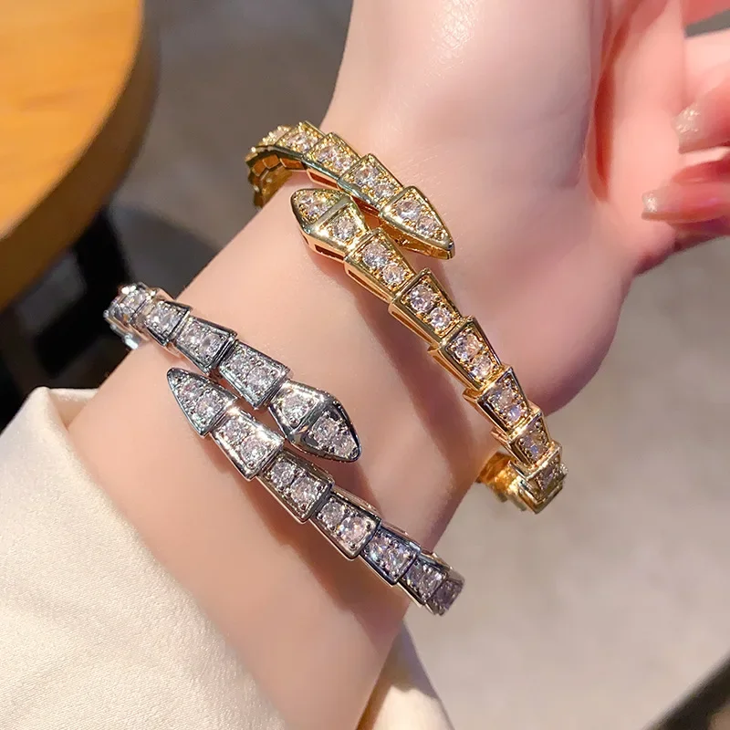 New Arrival Sparkling Full Pave Zircon Bangle Unisex Spring Adjustable Open Bangle Fashion Hand Accessories