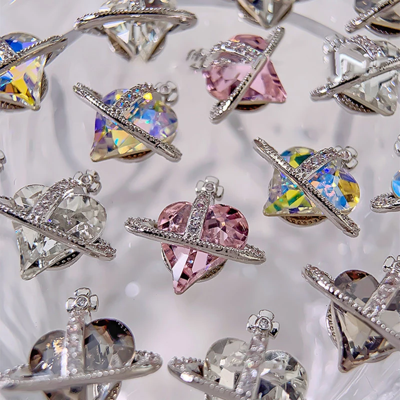 5 pièces 3D Super étincelle coeur tordu diamants saturne planète alliage Nail Art strass décoration luxe manucure breloques bijoux