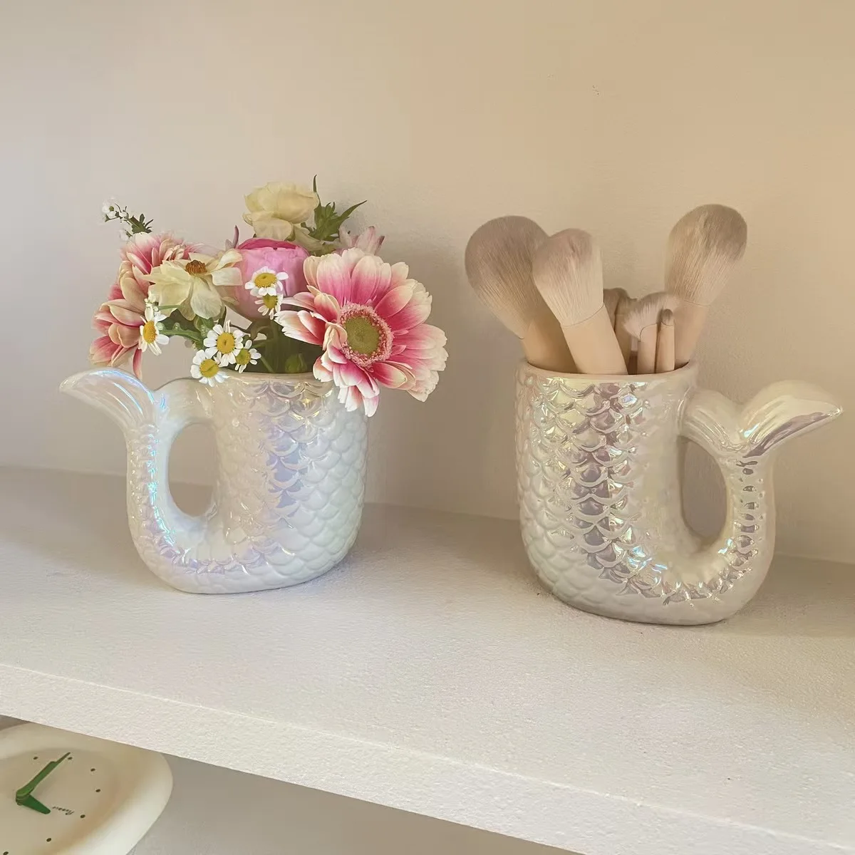 

Creative Fishtail mug Ceramic Makeup Brush Storage Box Pen Holder Small Vase Ornament Dresser Makeup Storage Brush