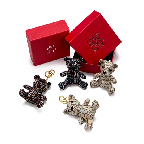 Imagen 2 del producto CHCH exquisita caja de regalo oso llavero muñeca lindos regalos para niños decoración interesante cien joyería colgante
