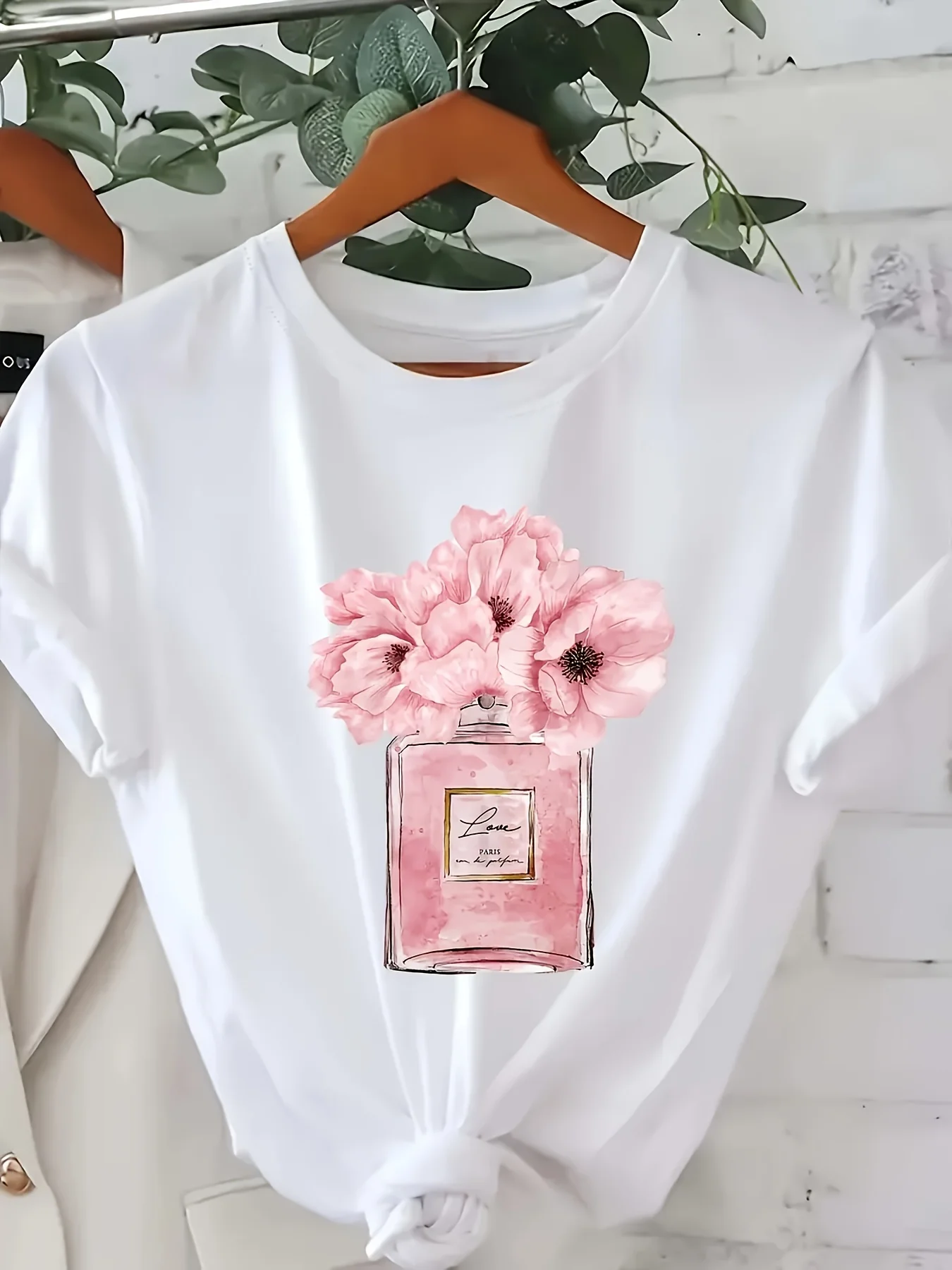 Paris perfume toxic pattern printed T-shirt round neck short sleeve top fashionable casual suitable for daily travel ﻿