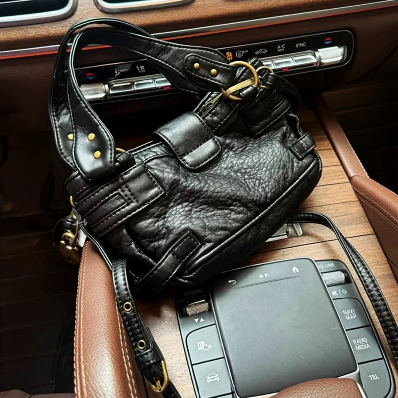 SHELKSBAG المرأة دراجة نارية Crossbody الكتف Y2k المسامير فاسق حقيبة الشارع موضة حقيبة يد صغيرة عالية الجودة حقائب حمل صغيرة