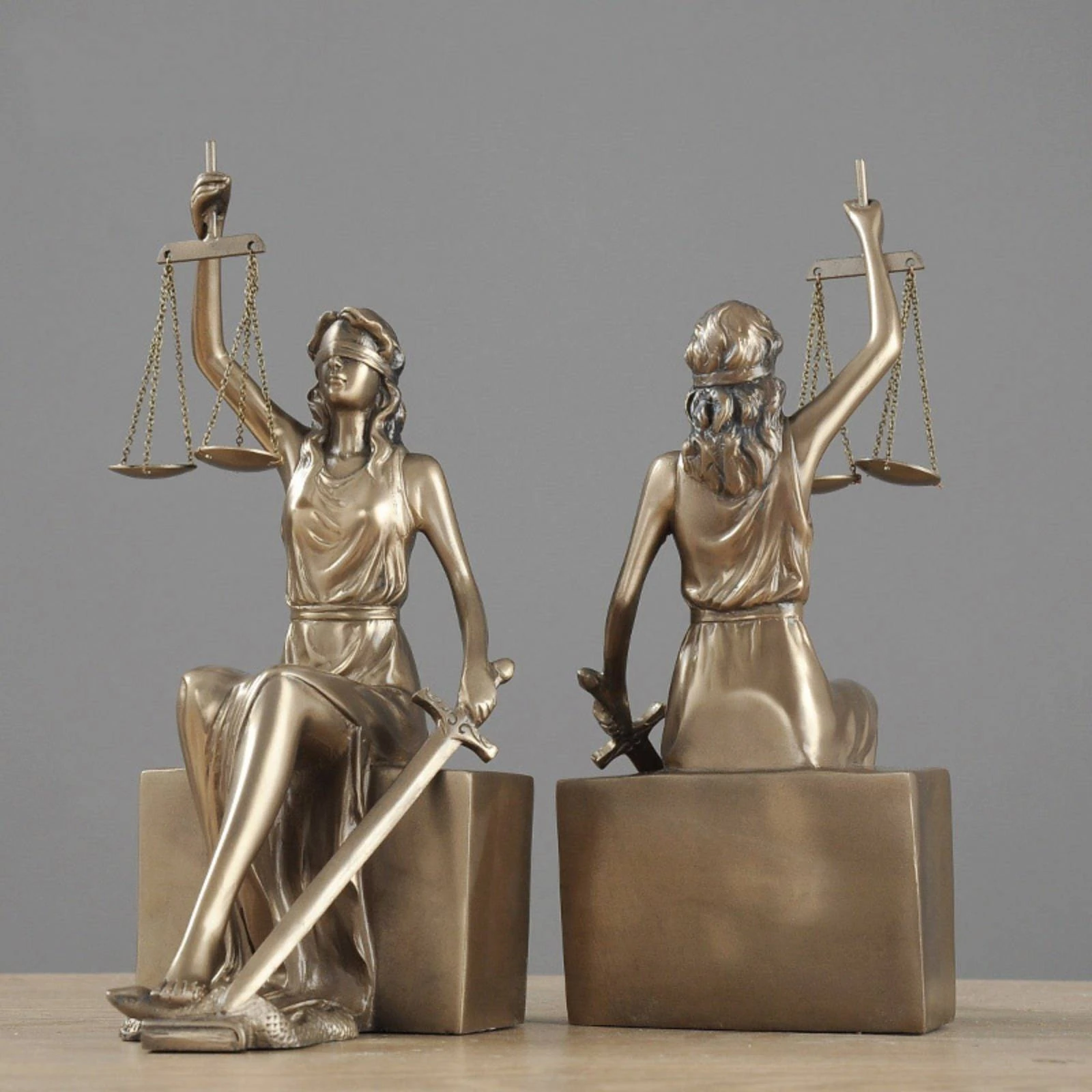 fermalibri-statua-divinita-fatti-a-mano-fermalibri-in-resina-statua-divinita-fermalibri-design-europeo-statua-lady-justice-idea-regalo-per-ufficio